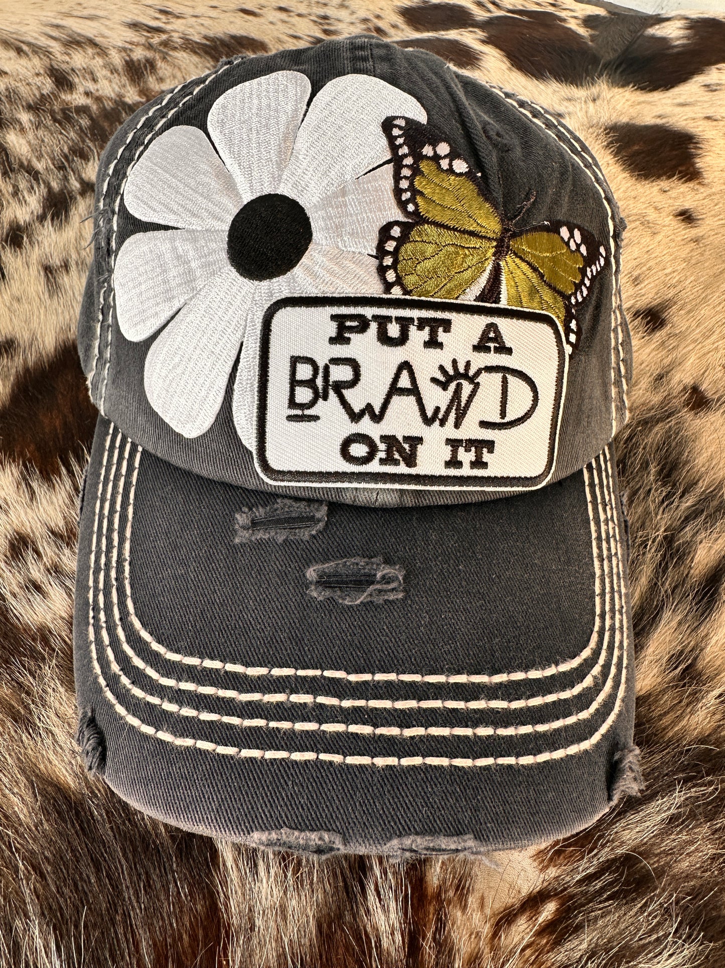 The Big White Daisy Ball Cap